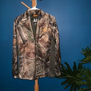 Under armour camouflage quarter zip sweatshirt